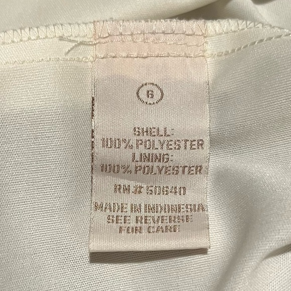 Jonathan Martin Sleeves Floral Dress with Ruffled Keyhole Neckline - Picture 9 of 9